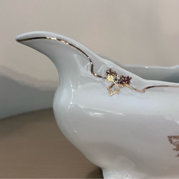 Vintage Porcelain Gravy Boat Wood & Sons Ltd. England Gold Maple Leaf - Picture 2 of 8